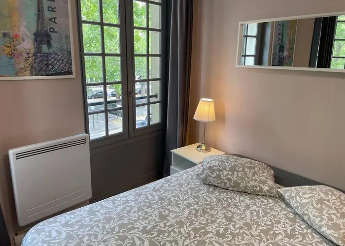 Montsouris Apartment *
